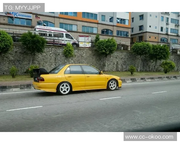 库尼亚周薪18万却因大G挡风玻璃裂缝考虑换车的背后故事 库尼亚周薪18万却因大G挡风玻璃裂缝考虑换车的背后故事