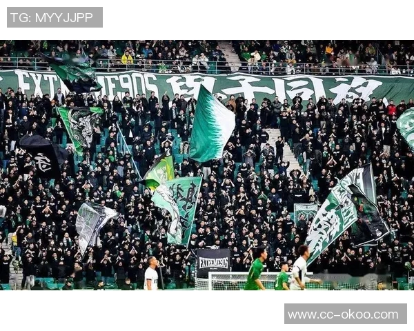 国安队员昨晚齐聚塞蒂恩住处送别情深意重温暖瞬间